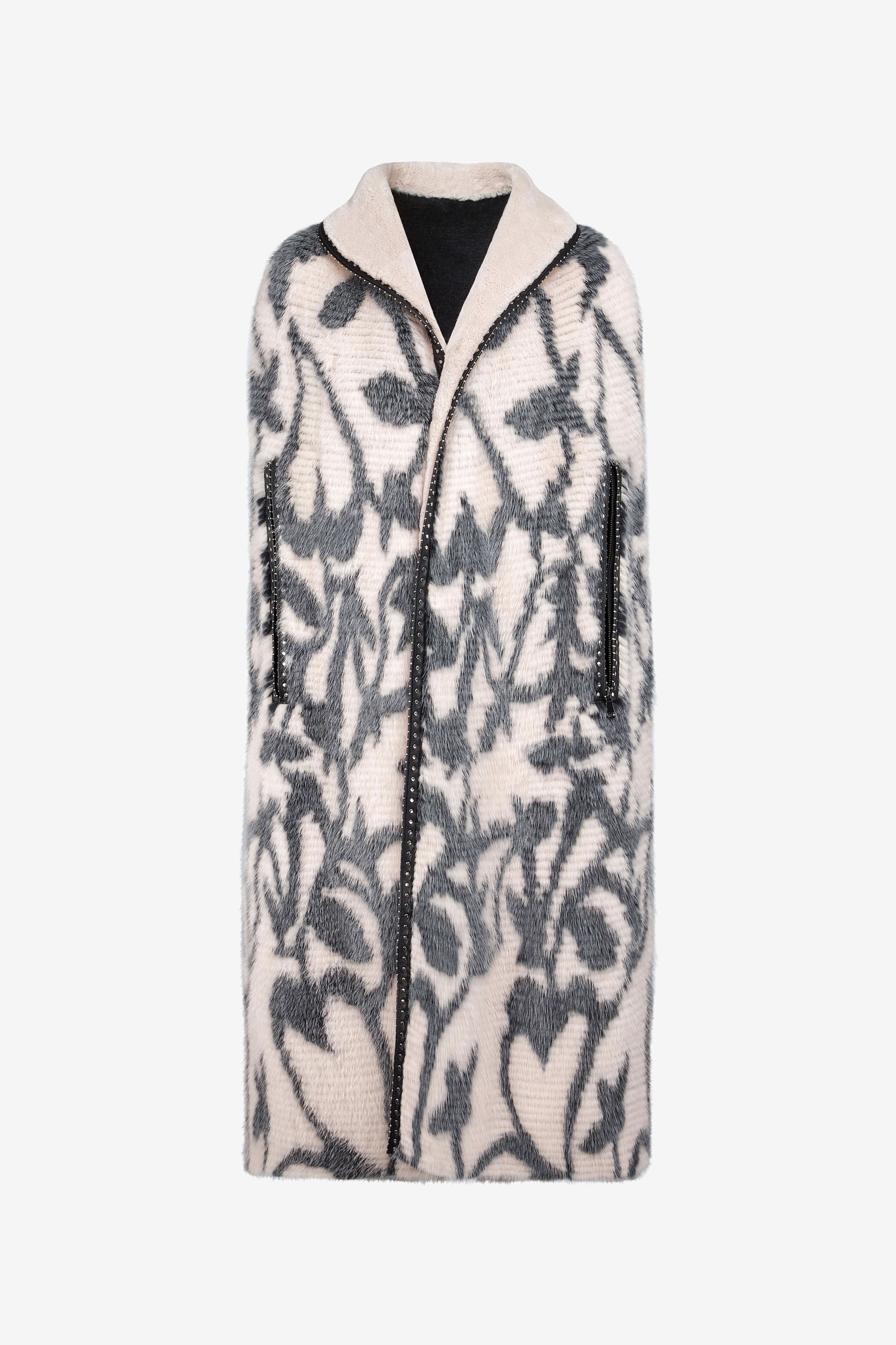 Sleeveless mink coat | 105 cm